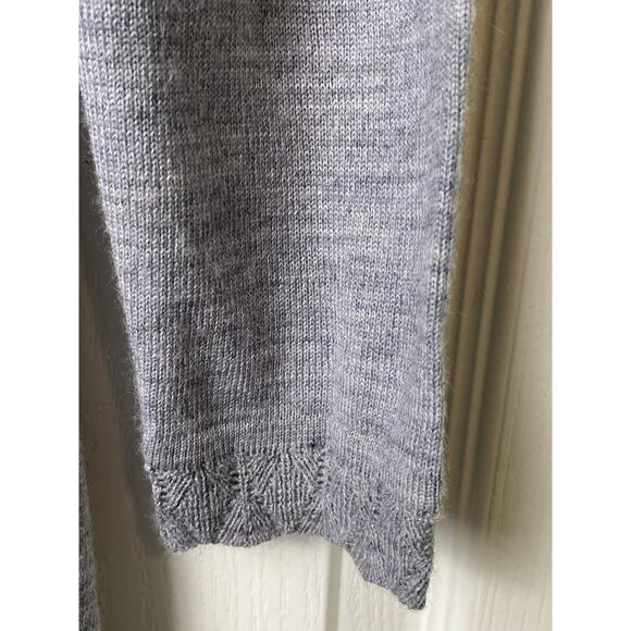 Tahari Gray Lightweight Merino Wool Blend Long Sleeve Sweater Dress Size Medium - Picture 5 of 9